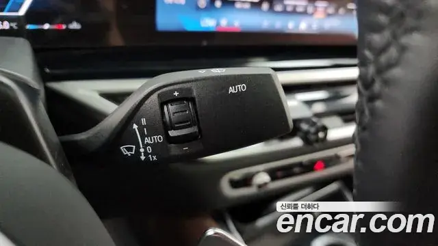 BMW X6 2025 — Photo 32/33
