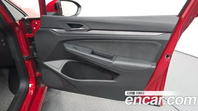Volkswagen Golf 2024 — ფოტო 21/30