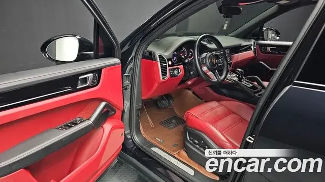 Porsche Cayenne 2022 — ფოტო 10/38
