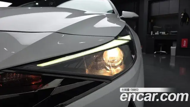 Hyundai The New Avante Hybrid 2021 — ფოტო 2/32