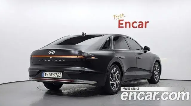 Hyundai Grandeur Hybrid 2023 — ფოტო 16/20