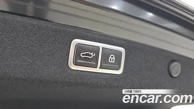 Hyundai Grandeur Hybrid 2023 — ფოტო 9/20