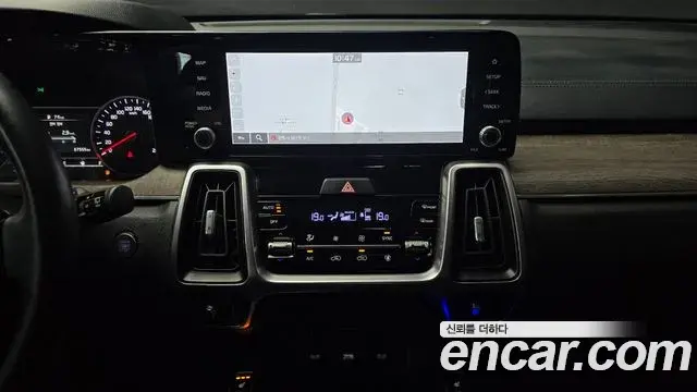 Kia Sorento 2023 — Фото 14/20