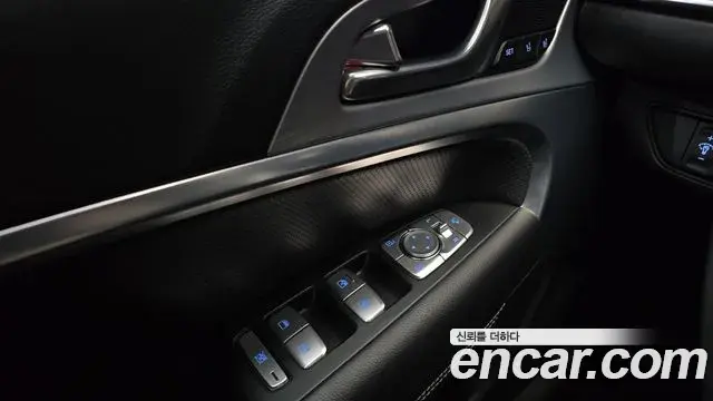 Genesis G70 2018 — ფოტო 24/32