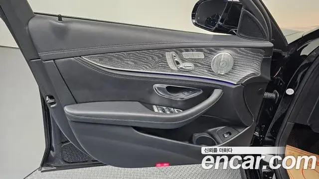 Mercedes-Benz E-Class 2022 — Şəkil 6/30