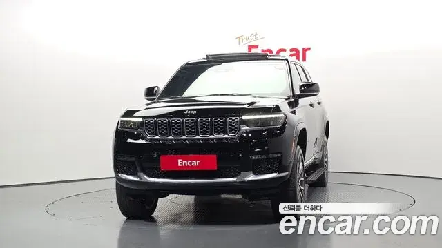 Jeep Grand Cherokee 2022 — Фото 3/20