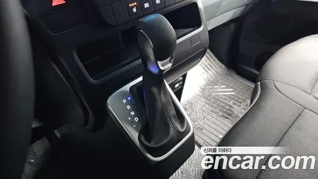 Hyundai Staria 2022 — Фото 9/20