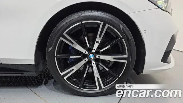 BMW 5 Series 2024 — Photo 6/34