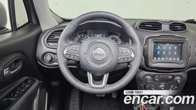 Jeep Renegade 2022 — Фото 13/20