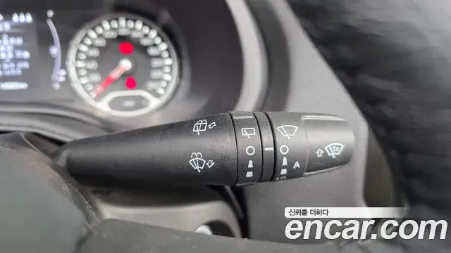 Jeep Renegade 2022 — Фото 17/20