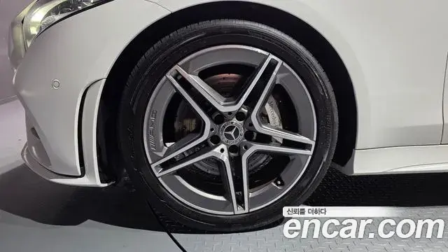 Mercedes-Benz CLS-Class 2019 — Şəkil 1/33