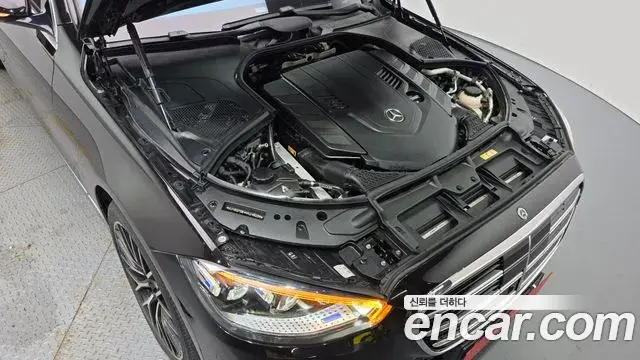 Mercedes-Benz S-Class 2022 — Photo 6/20