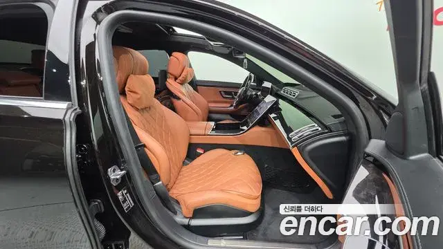 Mercedes-Benz S-Class 2022 — Photo 10/20