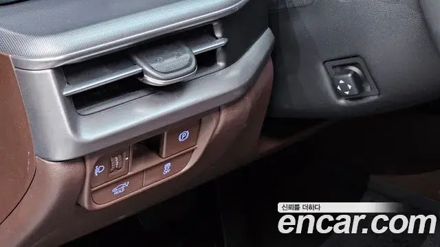 Hyundai Grandeur Hybrid 2023 — ფოტო 2/34