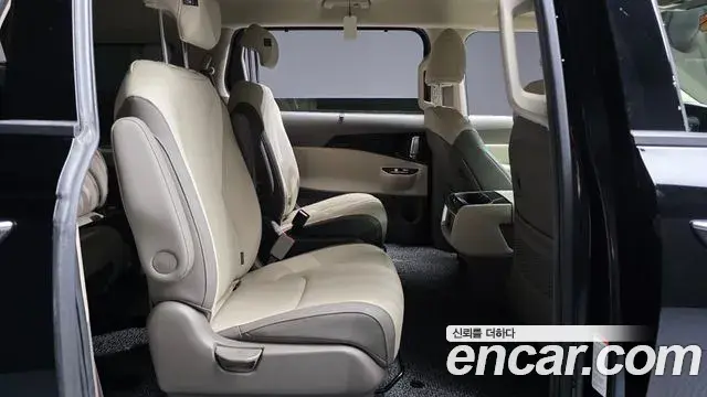 Kia Carnival 2022 — Фото 11/20