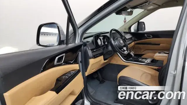 Kia Carnival 2021 — Photo 3/35