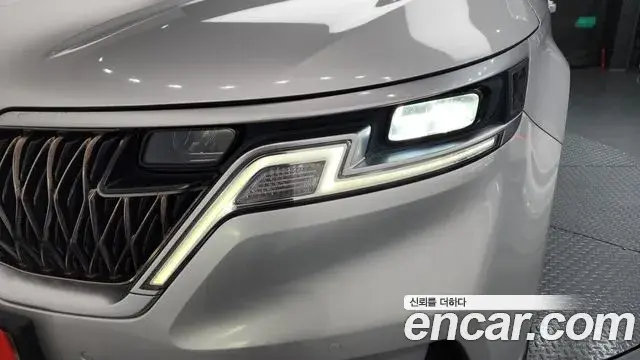 Kia Carnival 2021 — Photo 5/35