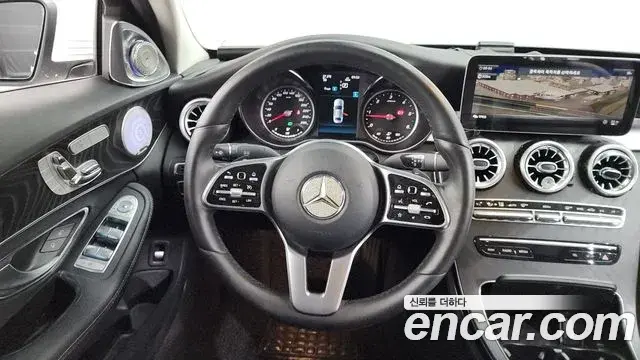 Mercedes-Benz C-Class 2019 — Photo 28/30