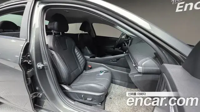 Hyundai The New Avante Hybrid 2022 — ფოტო 16/36