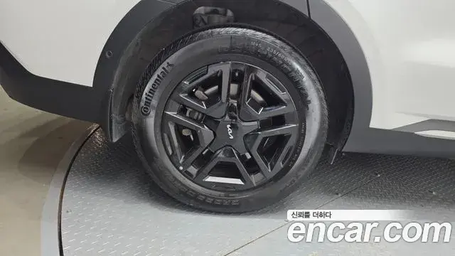 Kia Sorento 2023 — Фото 4/20