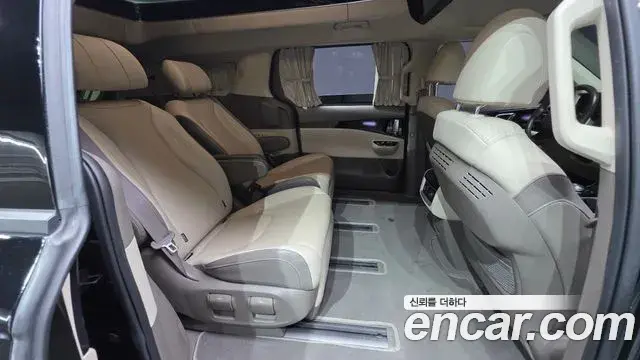 Kia Carnival 2022 — Фото 19/20