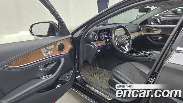 Mercedes-Benz E-Class 2019 — Photo 34/34