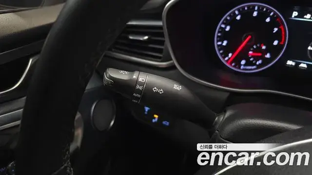 Genesis G70 2018 — Photo 28/35