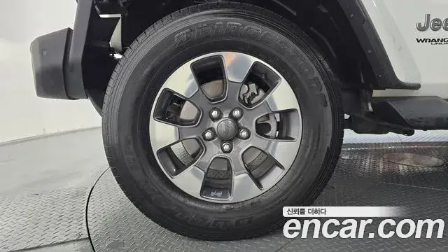 Jeep Wrangler 2019 — ფოტო 27/31