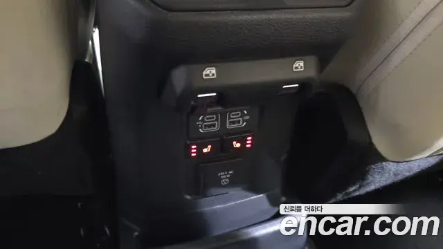 Jeep Wrangler 2019 — ფოტო 21/31