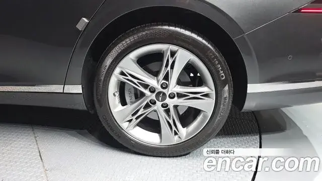 Genesis G90 2022 — Şəkil 21/38