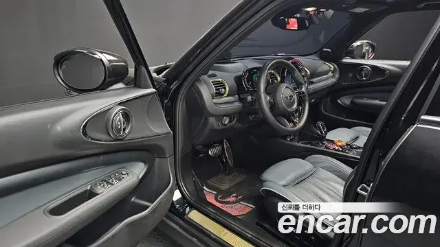 Mini Cooper S Clubman 2023 — ფოტო 10/20