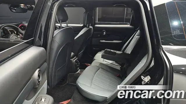 Mini Cooper S Clubman 2023 — ფოტო 11/20