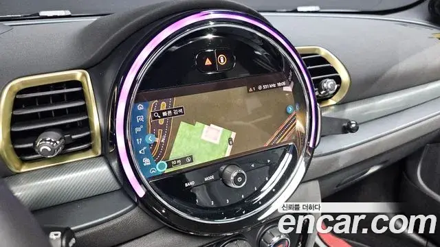 Mini Cooper S Clubman 2023 — ფოტო 15/20