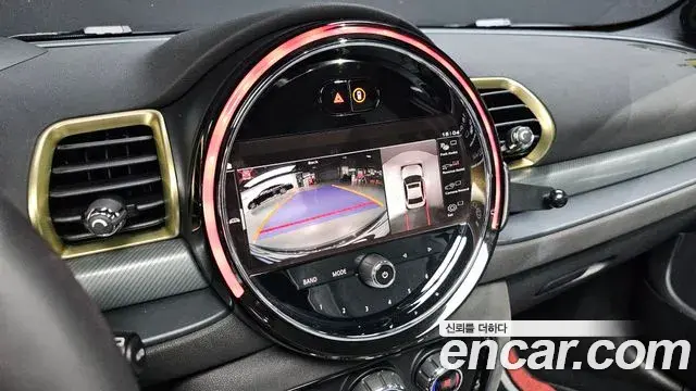 Mini Cooper S Clubman 2023 — ფოტო 16/20