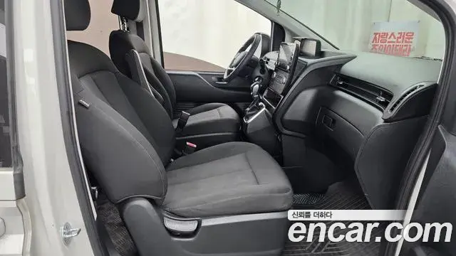 Hyundai Staria 2022 — Şəkil 17/31