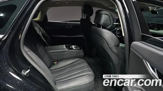 Genesis G80 2023 — Photo 13/20