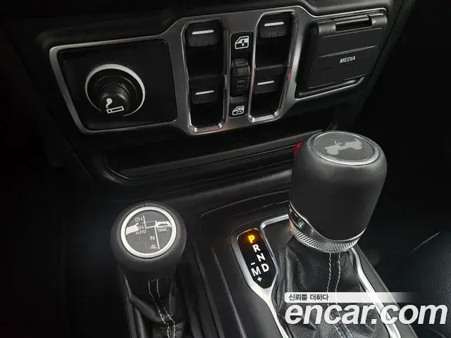 Jeep Wrangler 2022 — Şəkil 6/16