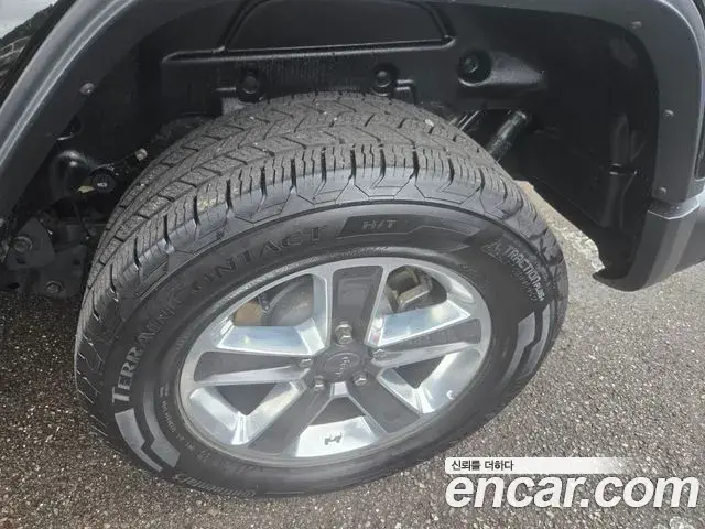 Jeep Wrangler 2018 — Şəkil 10/16