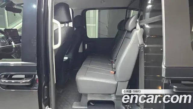 Hyundai Staria 2024 — Şəkil 27/30