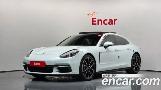 Porsche Panamera 2019 — ფოტო 38/39