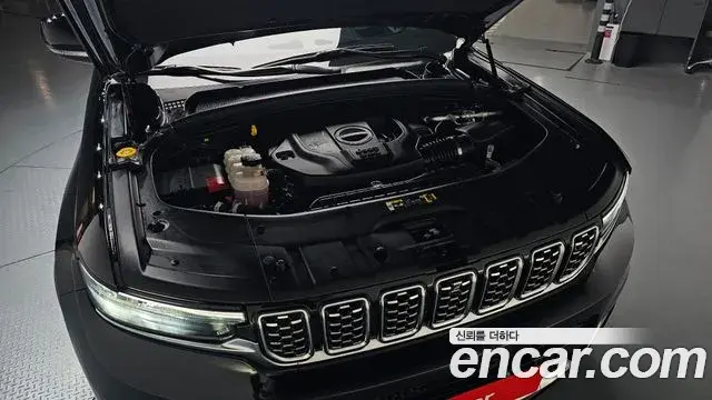Jeep Grand Cherokee 2023 — Photo 2/38