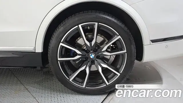 BMW X7 2022 — Şəkil 23/34