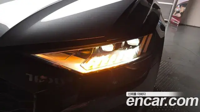 Audi Q8 2023 — ფოტო 26/41