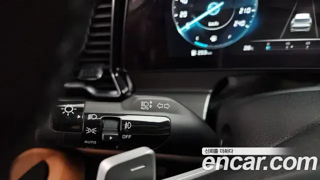 Kia Sportage 2023 — Şəkil 16/33