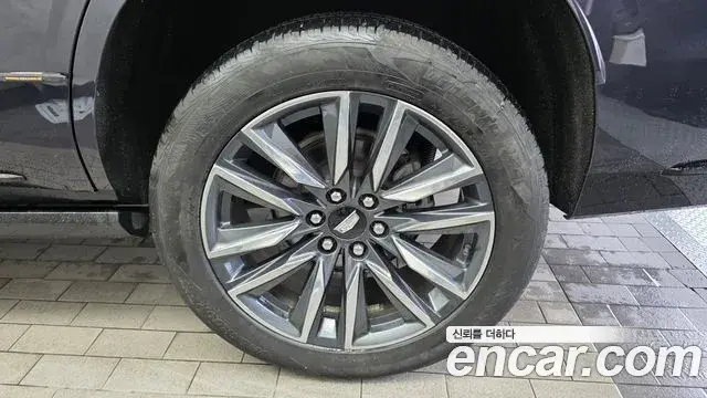 Cadillac Escalade 2022 — ფოტო 9/35