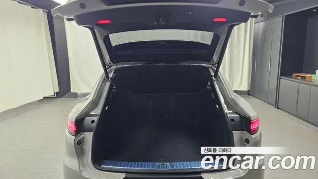 Porsche Cayenne 2023 — Photo 14/20