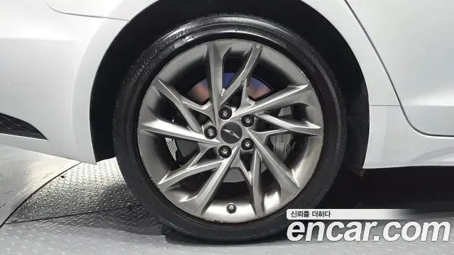 Genesis G70 2023 — Şəkil 22/32