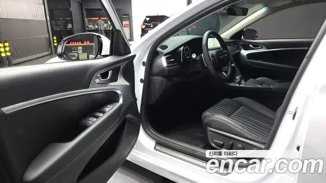 Genesis G70 2023 — Şəkil 31/32