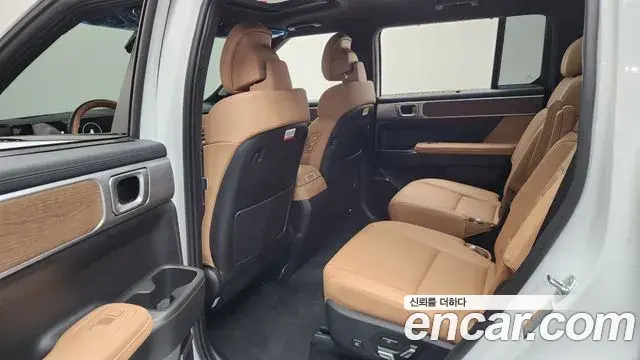 Hyundai Santa Fe 2024 — ფოტო 31/35