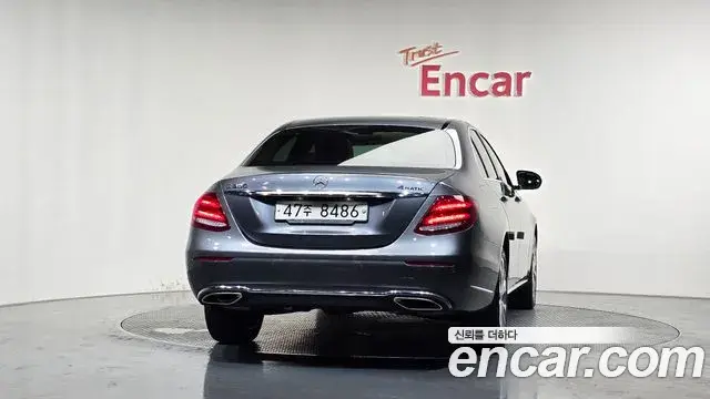 Mercedes-Benz E-Class 2018 — Фото 4/20